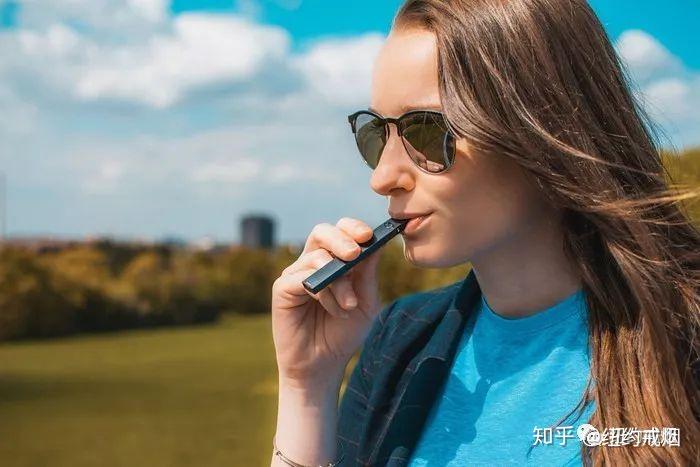 Jak wybrać e-papieros? Ile starcza jednorazówka 12k?