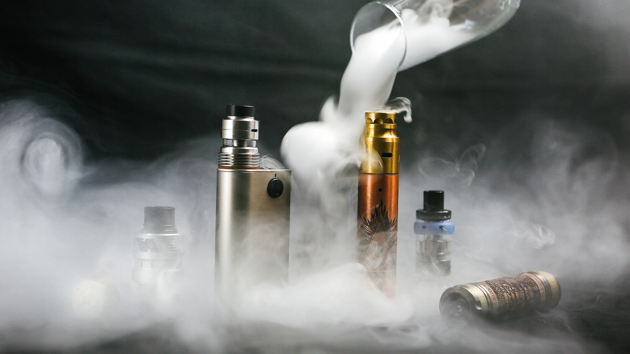 Jak wybrać e-papierosa i zacząć wapować bezpiecznie i efektywnie w Polsce?