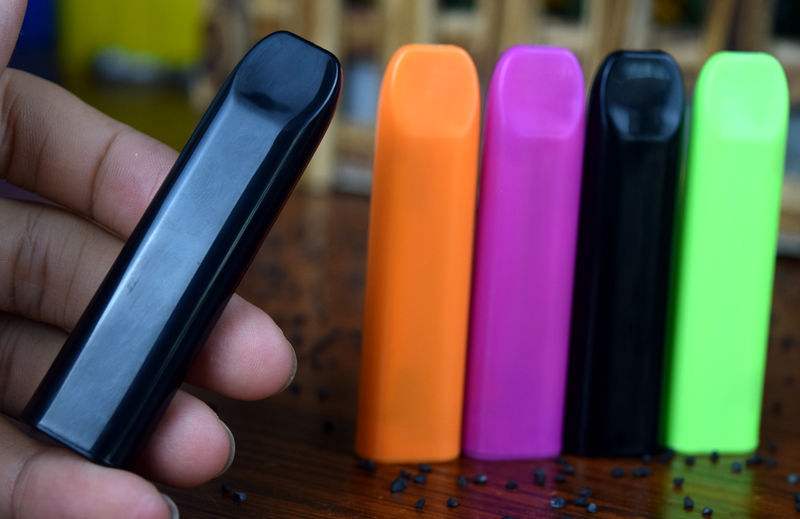 E-papierosy: Wszystko, co musisz wiedzieć o liquidach, premixach i przepisach