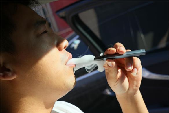 E-papierosy: Jak wybrać, używać i zrozumieć akcyzę oraz nikotynę?